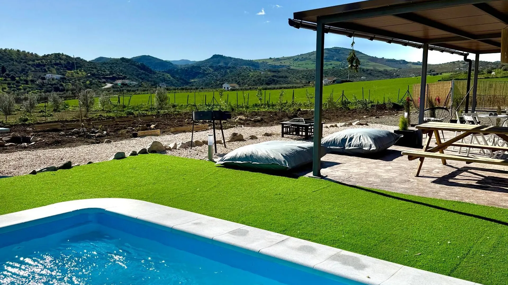 Casa Con Piscina Privada Bajo El Torcal Villa Malaga