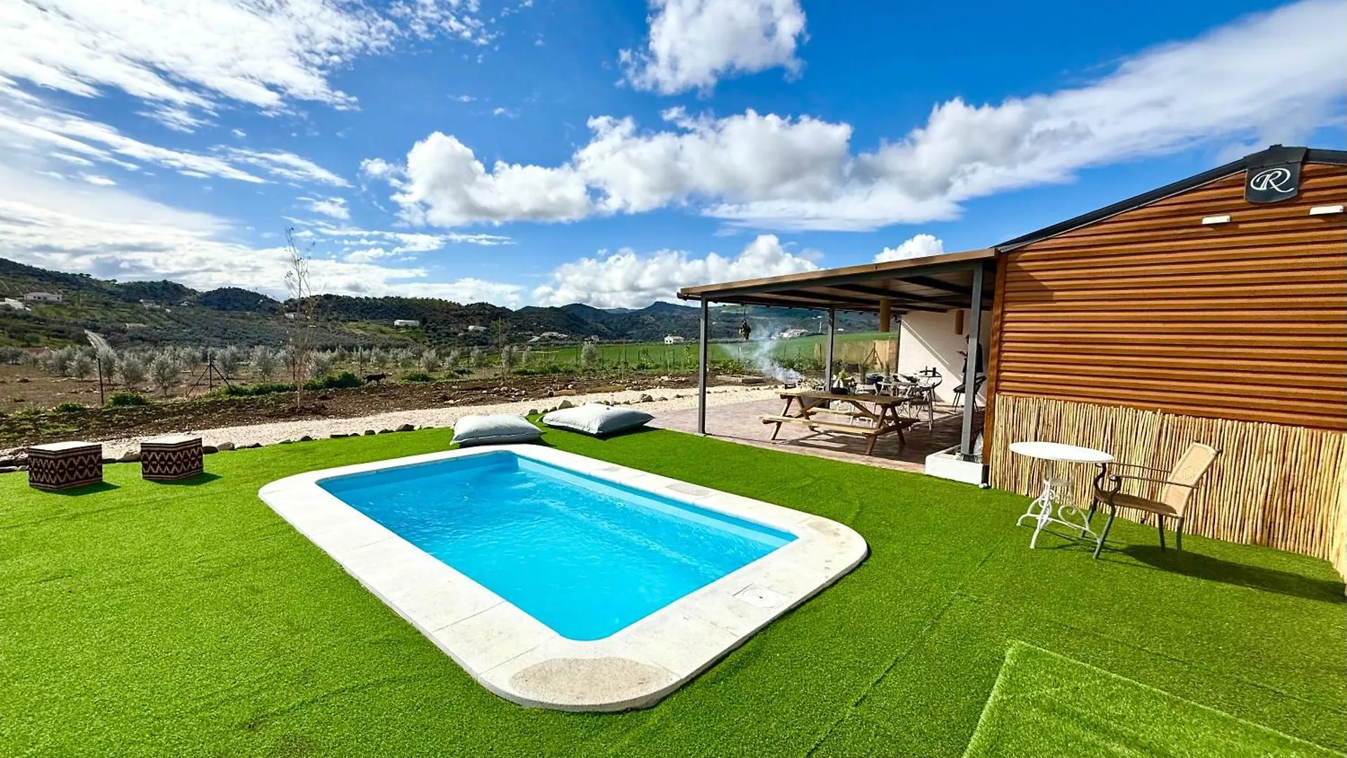 Casa Con Piscina Privada Bajo El Torcal Villa Malaga